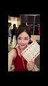 一家都是帅哥美女！李明女儿发视频：在曼联吃美食