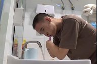 扫雷英雄杜富国聆听国庆阅兵：虽然我看不见 但是非常自豪