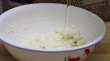韭菜盒子新吃法，搭配2根油条，这样做馅料不出汤，咬一口满嘴香