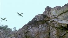 尖锋之烈焰青春：日军飞机对龙门峡的狂轰滥炸，潘虎无力回天，部队伤亡惨重
