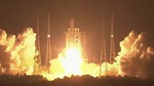 “胖五”王者归来！长征五号遥三运载火箭发射成功