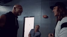 战神高柏备战夏季狂潮大赛 后台偶遇NXT拖鞋哥里德尔