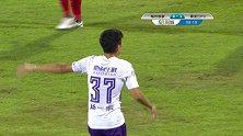 杨一虎小范围连续摆脱 禁区前沿爆射突袭高出横梁