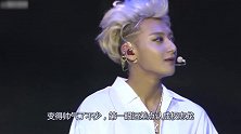 黄子韬大胆尝试绿头发，丹凤眼加上“鲻鱼头”，帅过权志龙
