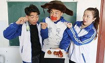 阿宝每次考试都考0分，老师请他吃爆辣芥末味考神套餐，太搞笑了