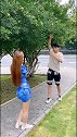 这大哥是脾气不好，还是智商不够。