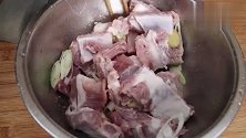 做红烧排骨，以后多加一道手续，吃起来不油腻，试着做做吧