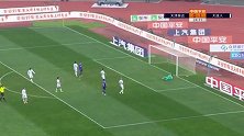 泰达反击阿奇姆彭完美做球 刘若钒跟进直接起脚打门高出横梁