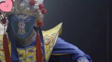 小蜘蛛侠荷兰弟被川剧变脸吓到出框反应真实可爱，你可是英雄啊