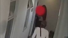监控曝光！日本女子巴厘岛遇袭 男子走廊内一直尾随