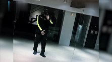 罗志祥包裹严实在新舞蹈室跳舞，身体律感超强仍是“亚洲舞王”