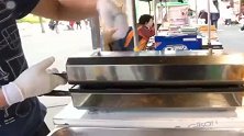 韩国的蜂蜜冰淇淋，感觉韩国人真能吃甜。
