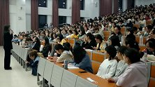 又是别人家的学校！河南一高校开设“恋爱课” 教室里座无虚席