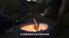 高温铁水浇在手机上会怎样？印度小伙作死实验，结果玩大了！