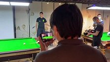 谢峰现场与家人视频分享台球赛赛趣事 打趣国安缺少台球高手朴成