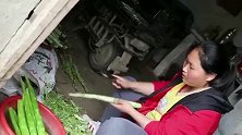 胖妹又想吃肉了，一道铁锅炖牛肉，俩人吃的不亦乐乎！