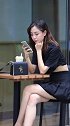 街拍身材苗条的小姐姐，你们感觉怎么样