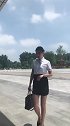 气质优雅的小姐姐自信满满的走路都那么迷人