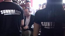 张铁林拍广告嫌弃道具龙袍太差当场拒穿！