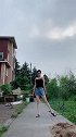 网红美女潘南奎自信满满，走出了六亲不认的步伐，最后却笑场了