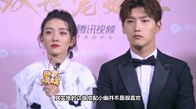 演《双世宠妃》她迅速蹿红，今丝绒裙配撞色丝袜，俏皮可爱超少女