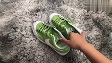 小姐姐Nike开箱：一双超美的鞋子，颜色真心不错，喜欢！