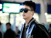 高以翔离世后黄景瑜首亮相，脸颊凹陷面容憔悴，全程无笑容