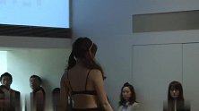 故意给了小尺码，为的是更好的视觉效果吧