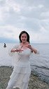 小姐姐海边跳新疆舞，你觉得好看吗