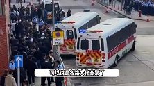 向华炎出殡各路大佬齐聚，警方在灵堂外抓到两名逃犯，被抓捕画面曝光