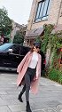 长款羊绒大衣搭配中高跟短靴，小姐姐这身搭配真美