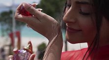 印度著名影星-Sonam Kapoor演绎萧邦幸福水
