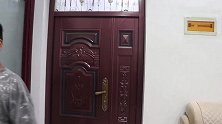儿媳剖腹产坐月子，婆婆打牌让她吃干馒头，儿子回家怒了