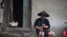顶着瓢泼大雨，钓条2斤鲫鱼，做成糖醋脆皮鱼，外脆里嫩，超好吃