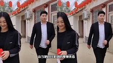 朱之文百万儿媳回婆家，一身名牌很神气，下地看望公公