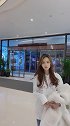 你摸摸我衣角是不是做你女朋友的料