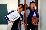 两位学渣为考试，将摩斯密码运用到各个方面，却忽略了队友是学渣