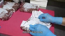 大姐把铁块烧成“煤球”，肉放上去1分钟，口水都馋掉了，过瘾！