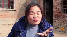 喜剧：小麦在家做拔丝苹果，没想到小伙伴却来蹭吃，过程太有趣了