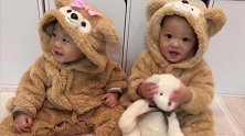 如果我生了双胞胎，我也要给他们穿这样的衣服，太萌了！