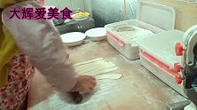 夫妻手擀板面20年，9块一碗忙不过来，一天200斤面不够卖