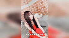 55岁温碧霞罕见换新发型过六一，卖萌扮嫩秀少女感，眼纹藏不住