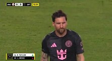 第72分钟梅西被泰勒替换下场 全场高呼messi
