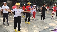 每天跳跳鬼步舞，那种感觉真舒服，每天坚持跳，身体健康最重要