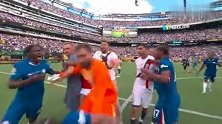 直接上手了！终场哨后两队发生冲突 恩里克锁喉佩德罗
