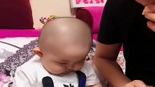 爸爸不给宝宝吃橘子，宝宝这表情太逗了，看完不许笑！