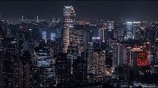 2020上海的圣诞夜纸醉金迷非常洋气 少男少女们在闹市区欢度圣诞 女孩子早点回家别让父母担心 圣诞节 上海