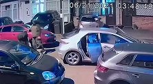 英国：一伙盗贼一夜偷走同一条街上六辆汽车的催化器