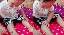 3岁萌娃受伤自己处理，还安慰妈妈别担心，网友：真是个小男子汉