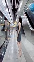 等地铁发现一位国际超模，这颜绝了